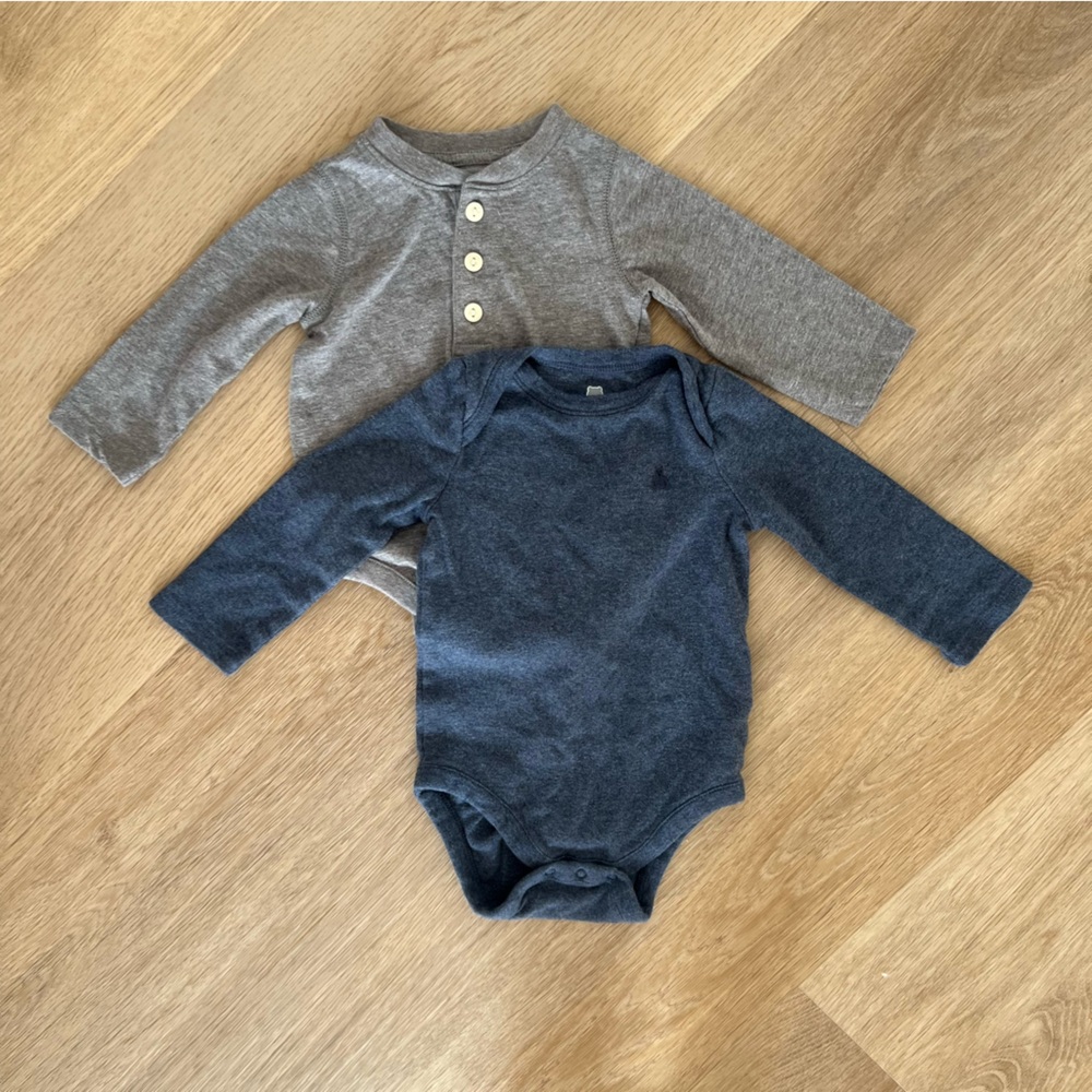 Baby Gap Long Sleeve Onesie 2-Pack